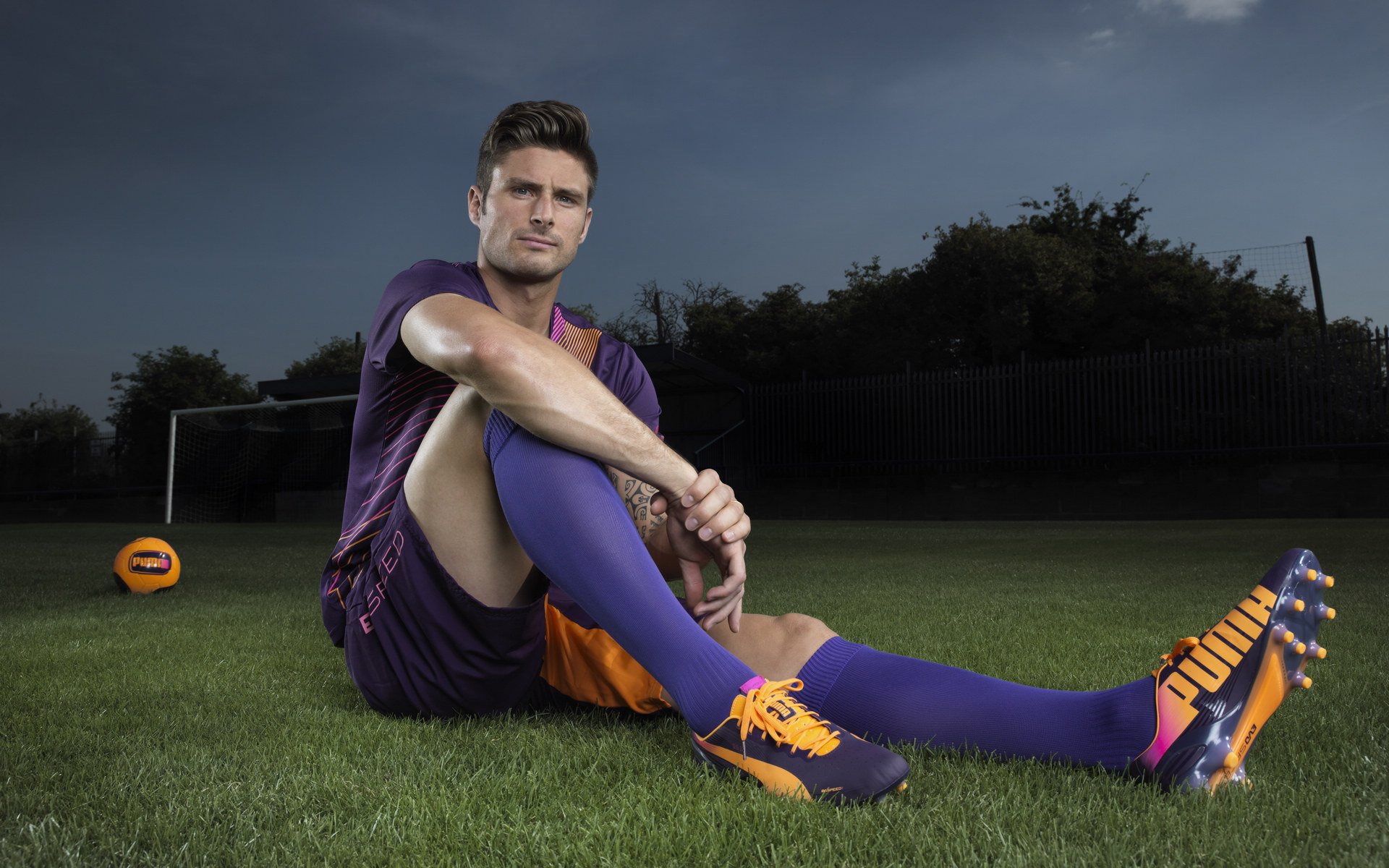 哈兰德连场破门，英超射手榜领跑者不可阻挡，哈兰德能否超越c罗